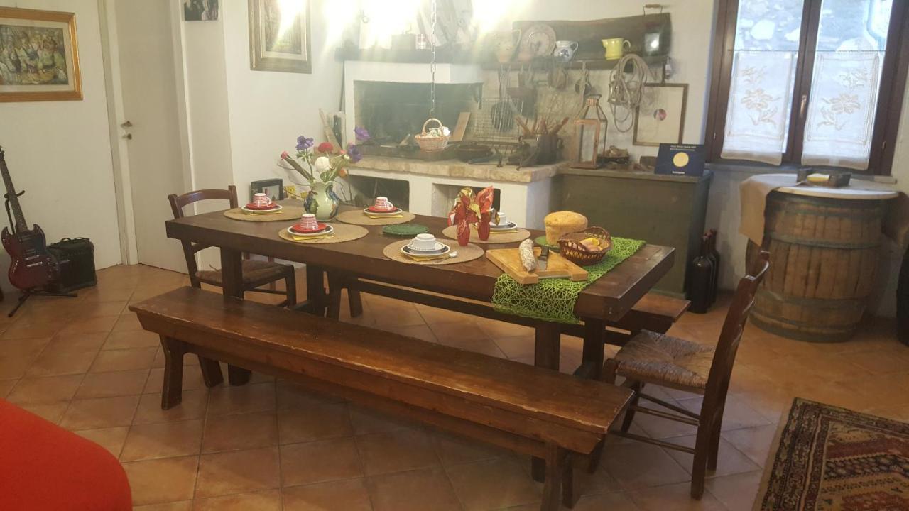 Bed & Breakfast Casa Lisetta Valtopina Eksteriør billede